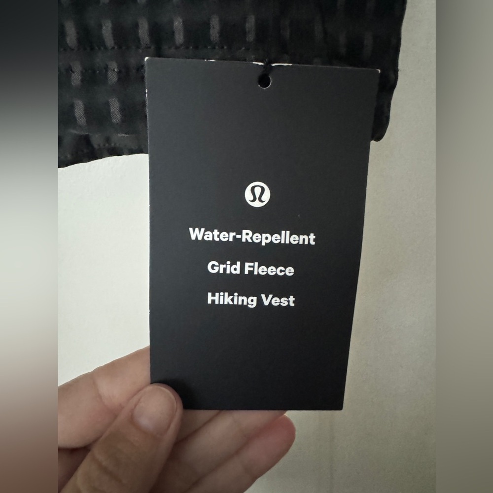 NWT Lululemon Men's Water Repellent Grid Fleece Hiking Vest in XS - Picture 3 of 7